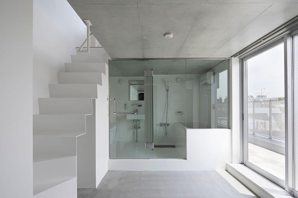 A.O.T. (AND-ON-TERRACE) 10