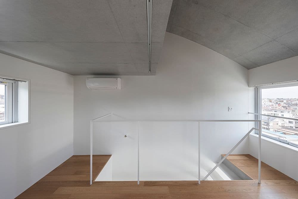 A.O.T. (AND-ON-TERRACE) 12