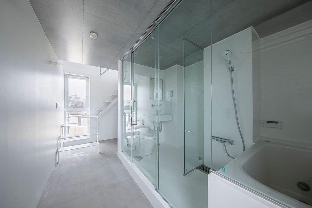 A.O.T. (AND-ON-TERRACE) 13