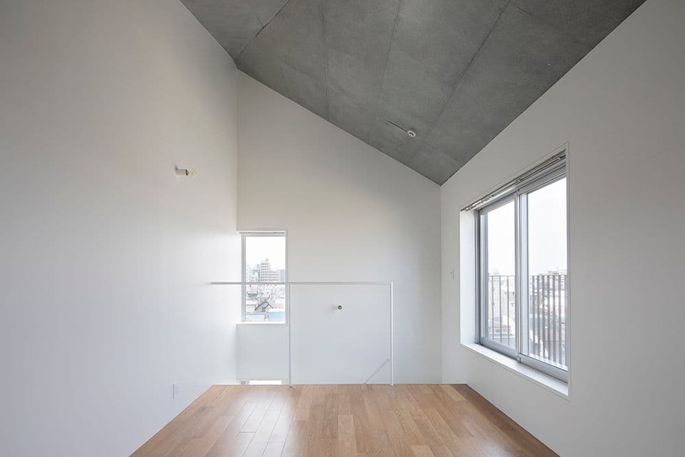 A.O.T. (AND-ON-TERRACE) 14